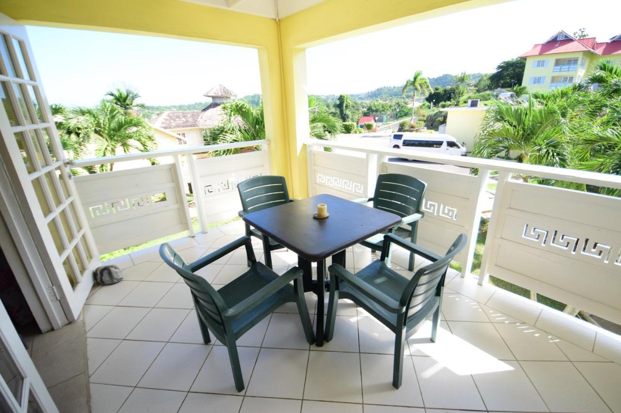 River Side Apt 9 @ Mystic Ridge. Ocho Rios Exteriér fotografie